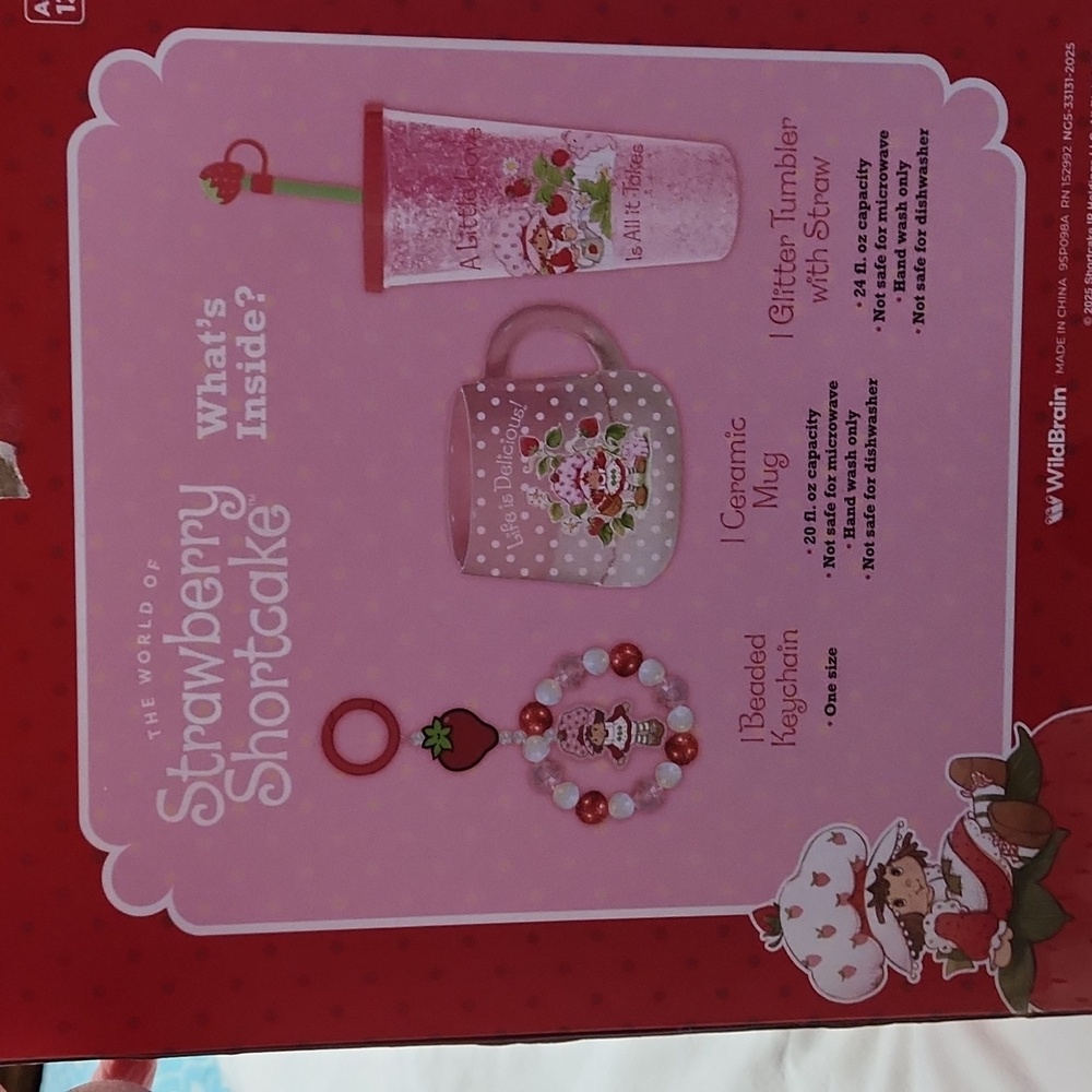 **NWT** STRAWBERRY SHORTCAKE tumbler ,mug And Keychain Bundle - Picture 3 of 5